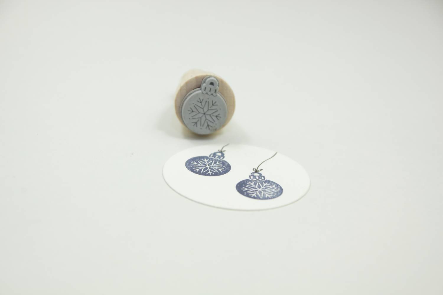 Houten stempel-Perlenfischer-kerstbal ij