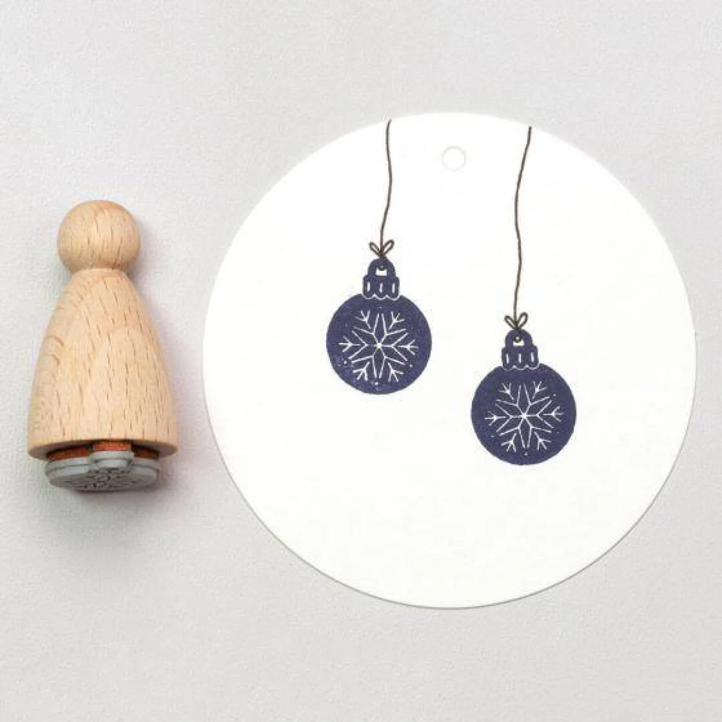 Houten stempel-Perlenfischer-kerstbal ij.