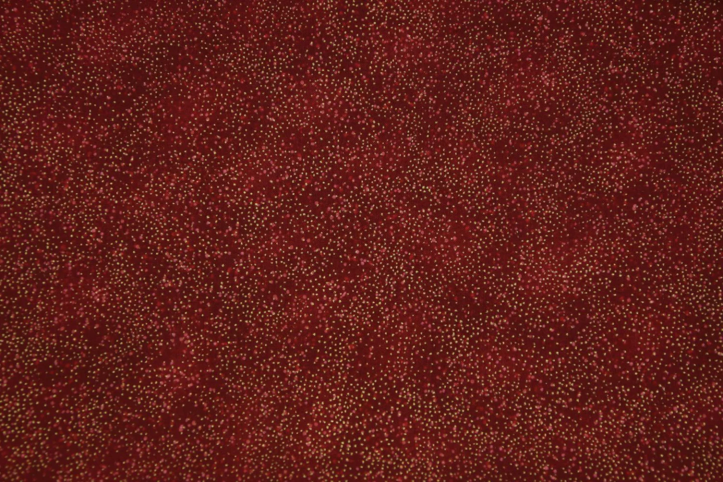 quiltstof-Donkerrood-goud gestippeld-Hof.