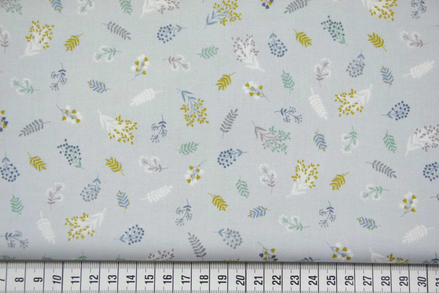quiltstof-Licht grijsblauw met gekleurde.