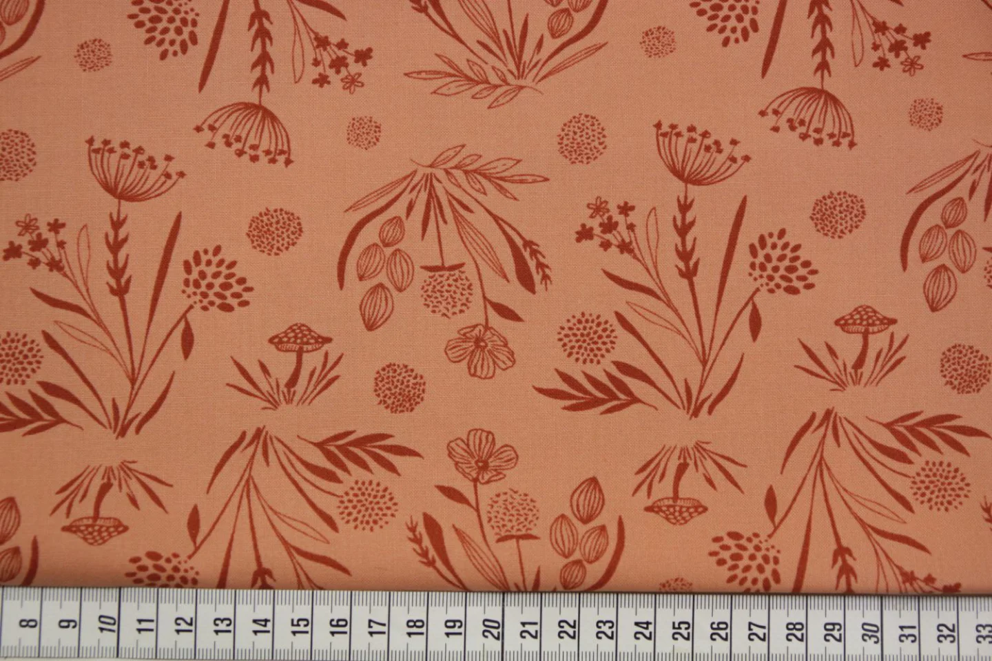 quiltstof-Zalm met bloemen in roest-Moda.