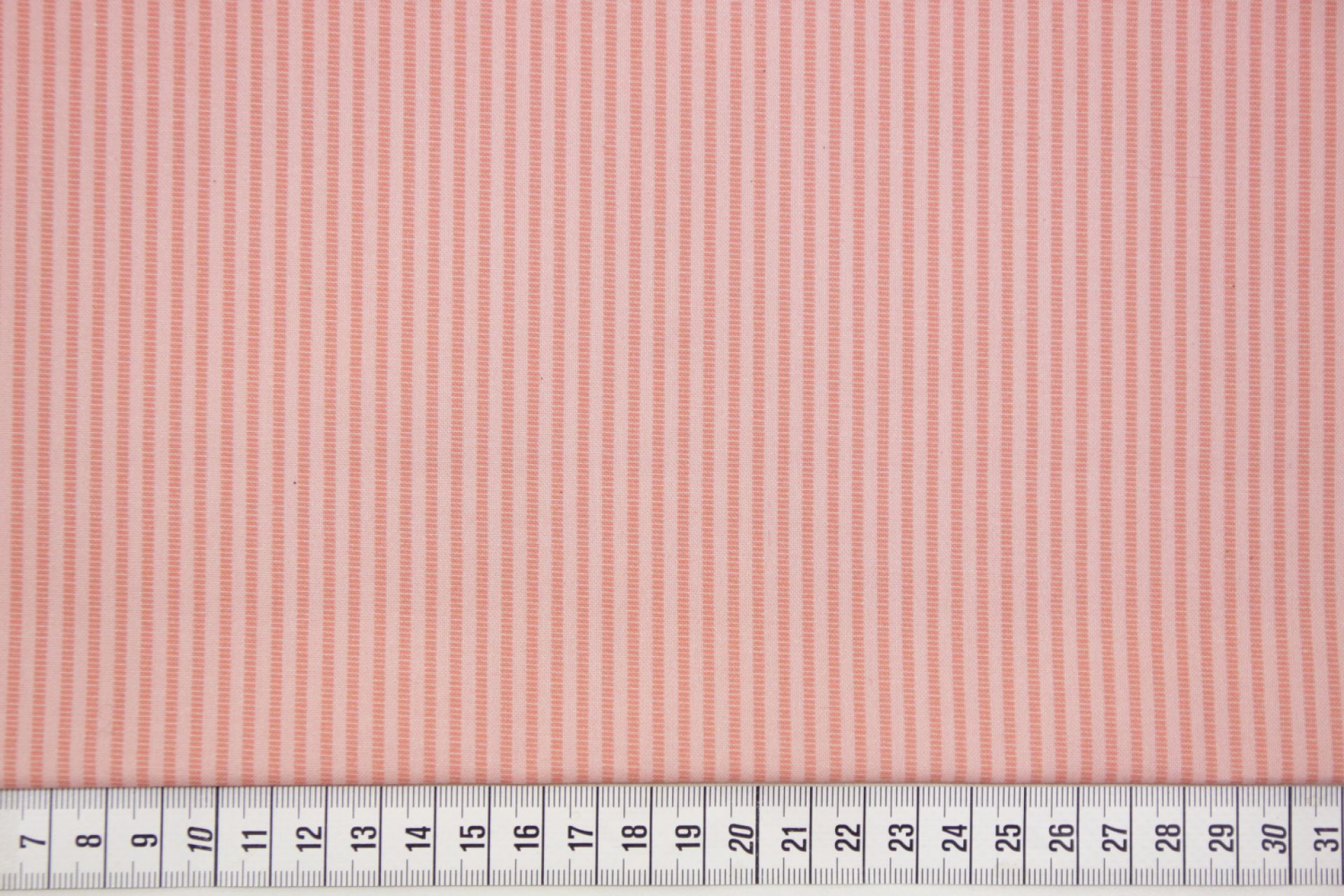 quiltstof-Roze met steenrood streepje-Ma