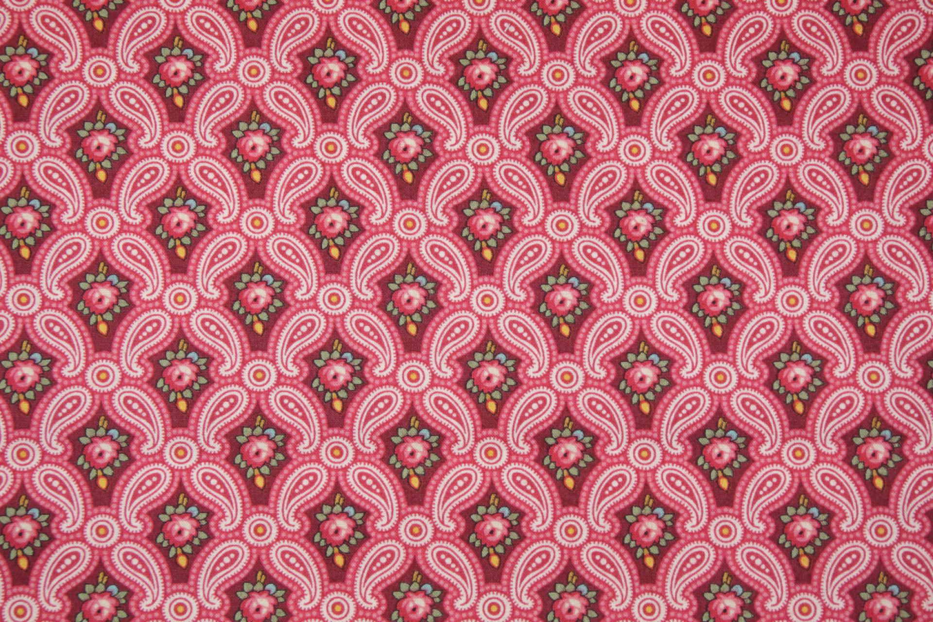 quiltstof-Donkerrood met pasleymotief in