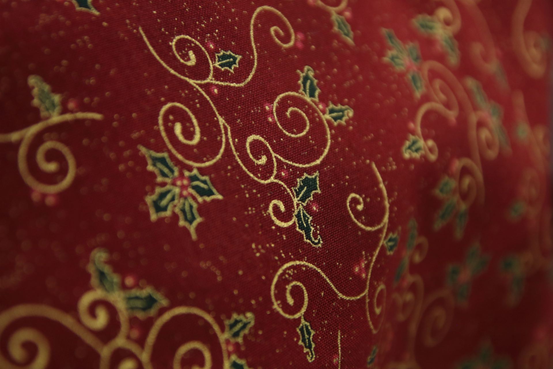 quiltstof-Donkerrood met hulst en besjes