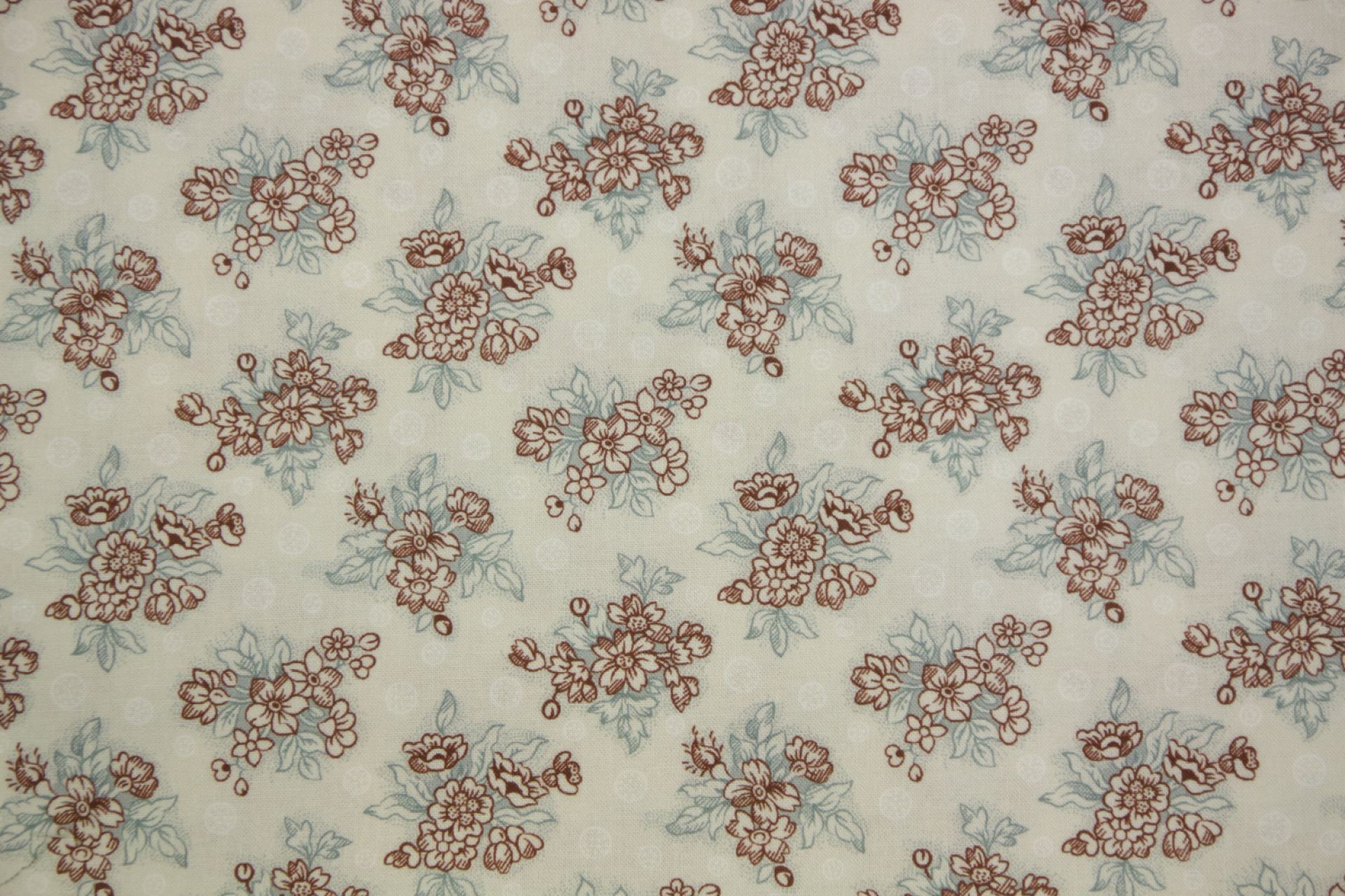 quiltstof-Licht taupe, boeketjes in rood