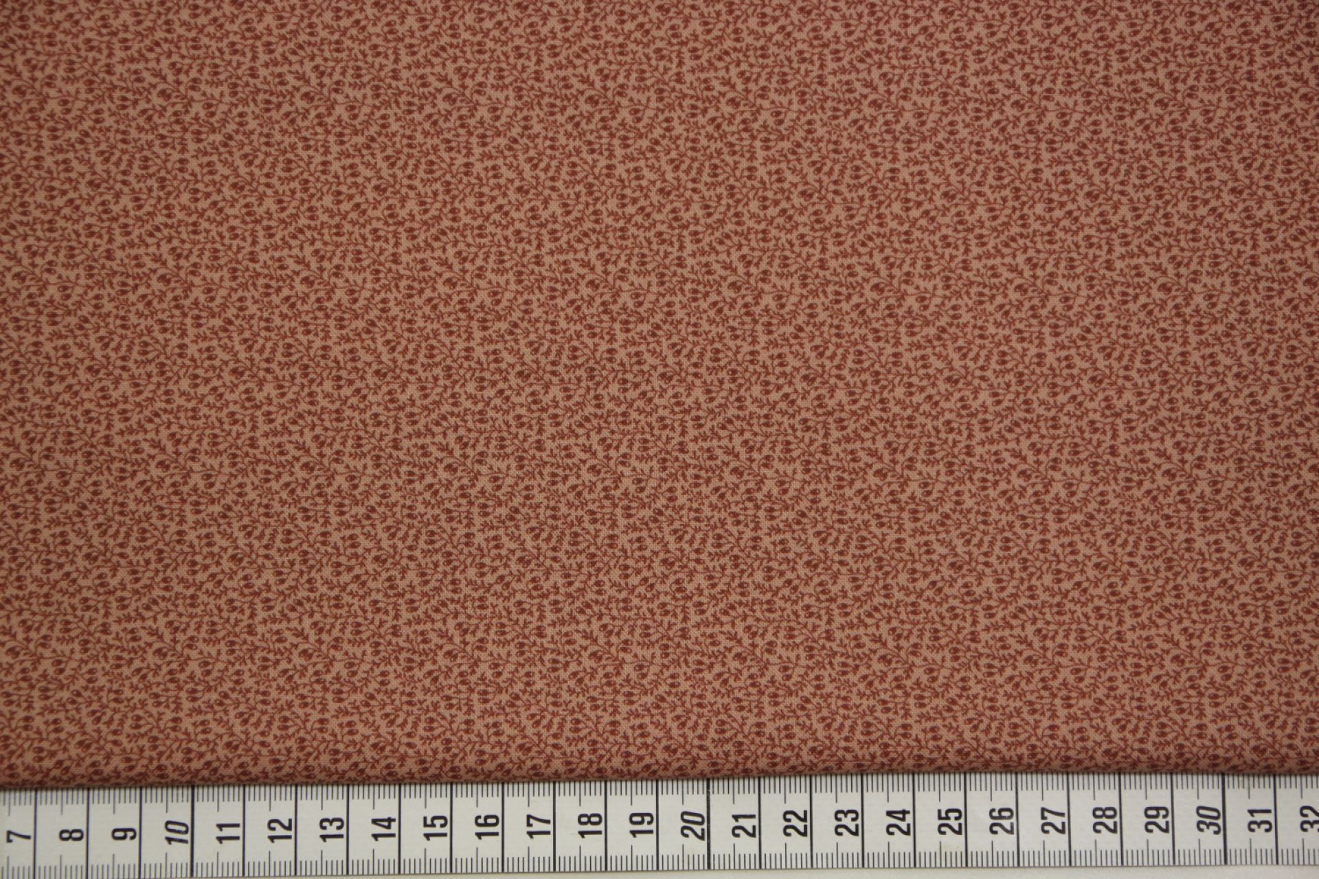 quiltstof-Oudroze met steenrode takjes-M