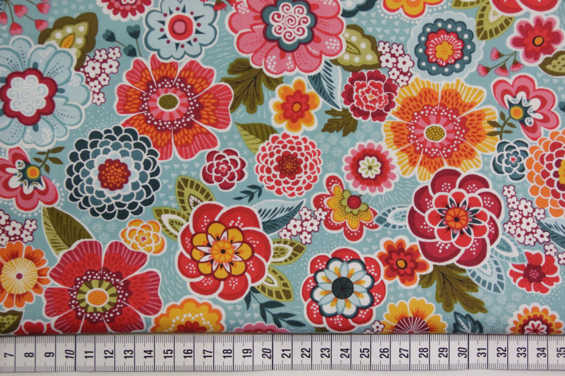 quiltstof-Zeeblauw met bloemen in blauw,