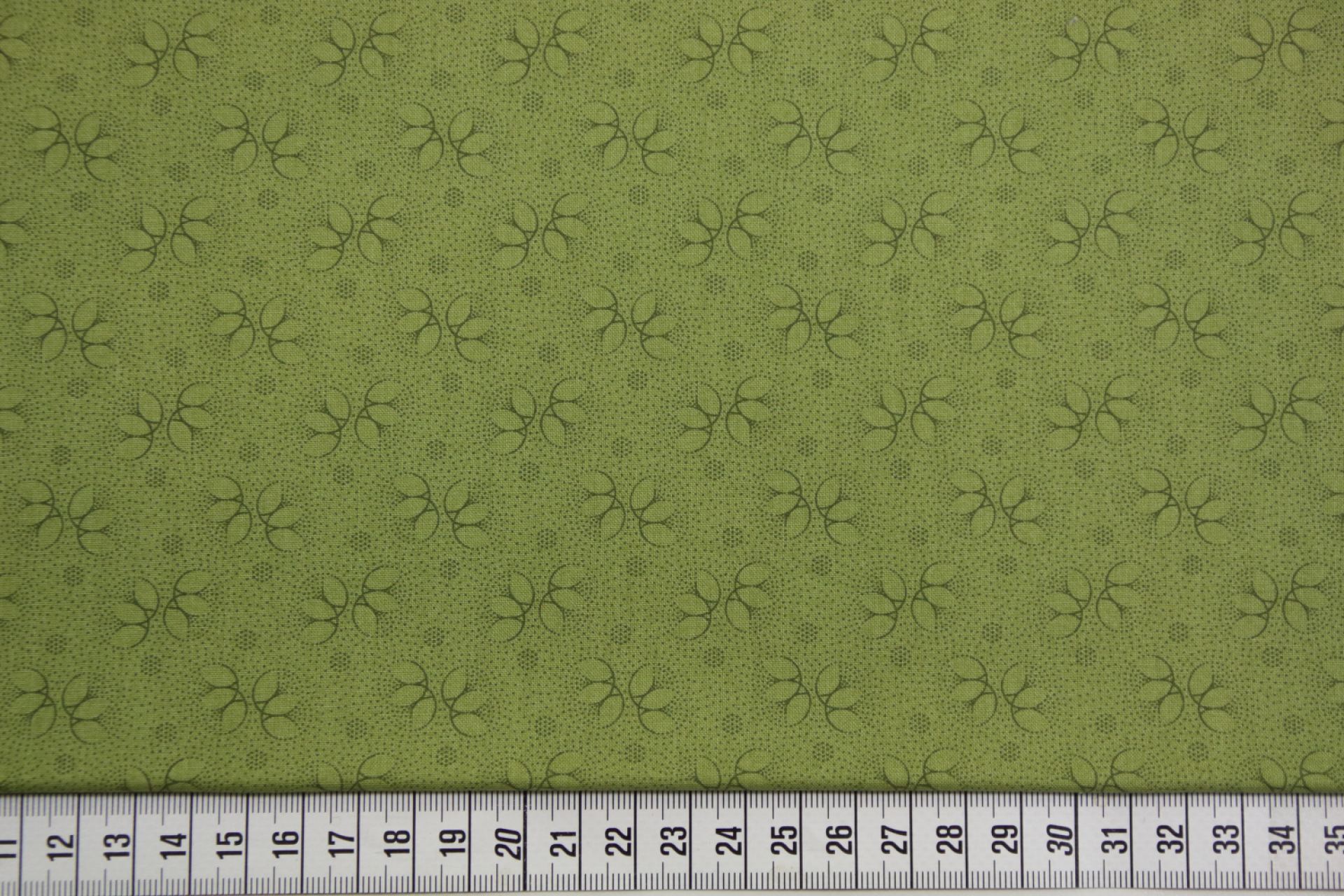 quiltstof-Hardgroen met blaadjes-Moda Fa