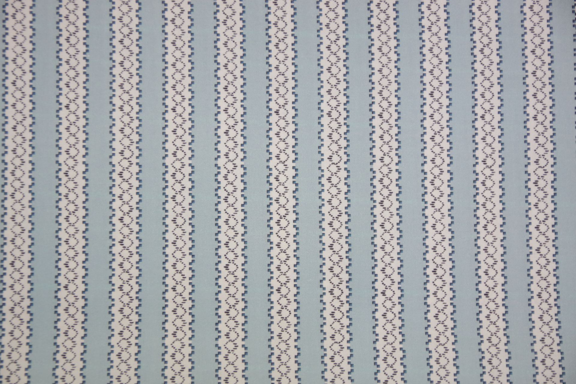 quiltstof-Pastelblauw met streepmotief-D