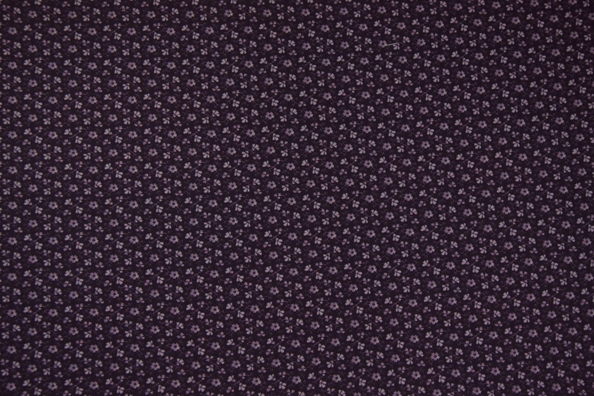 quiltstof-Paars met lila bloemetjes-Marc