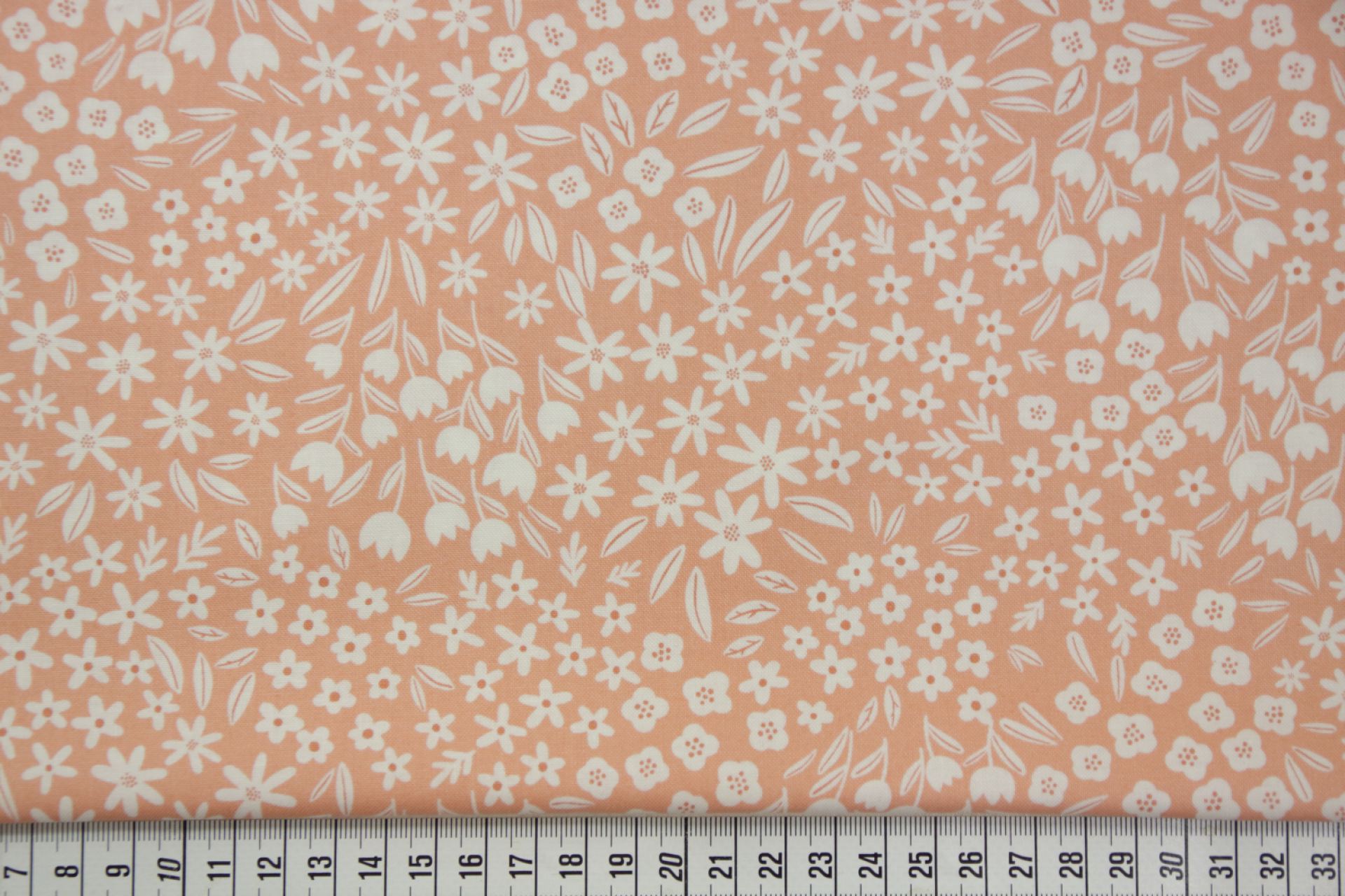 quiltstof-Roze met bloemenveldjes in ivo