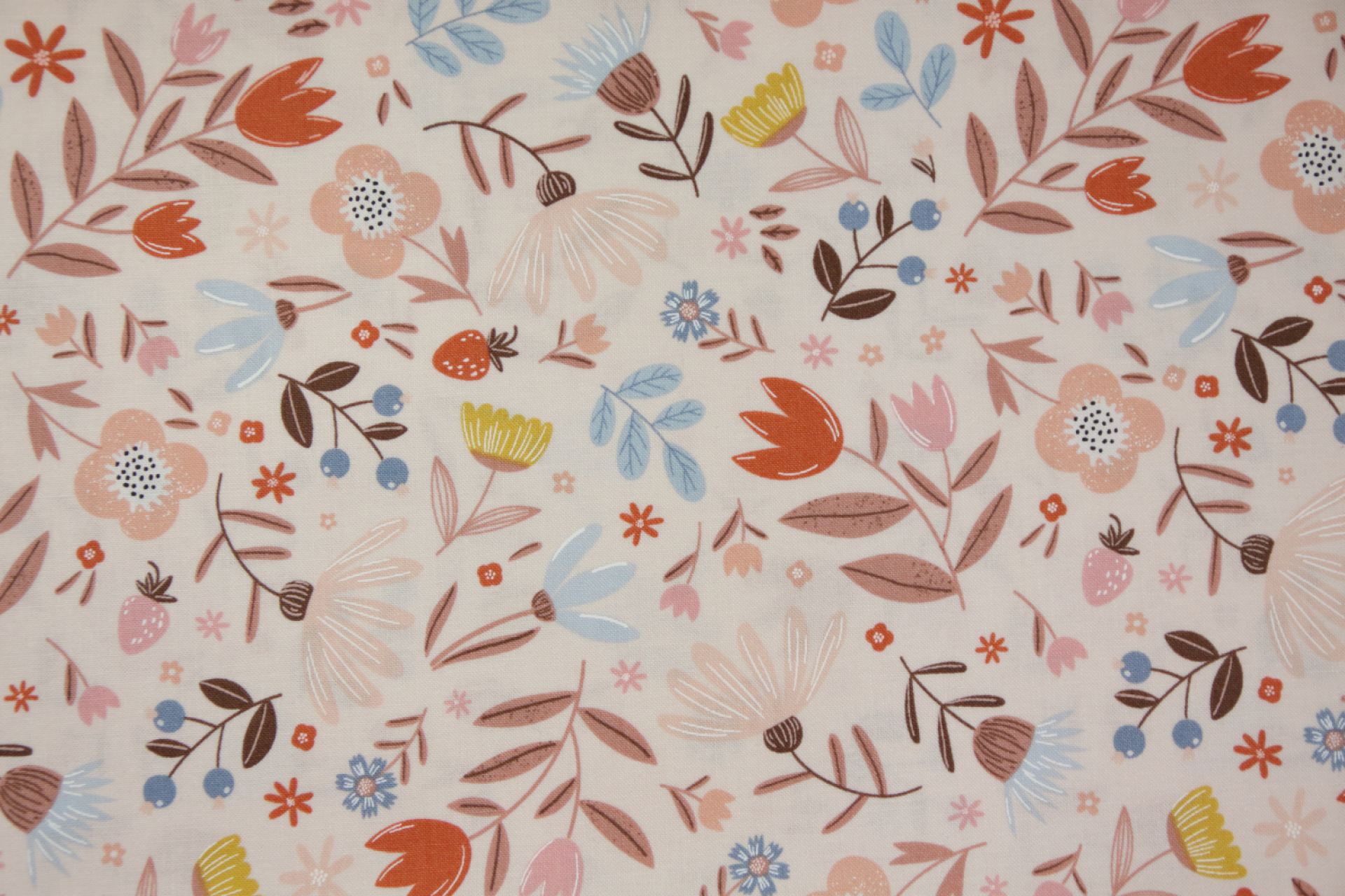 quiltstof-Zachtroze met bloemen in meerd