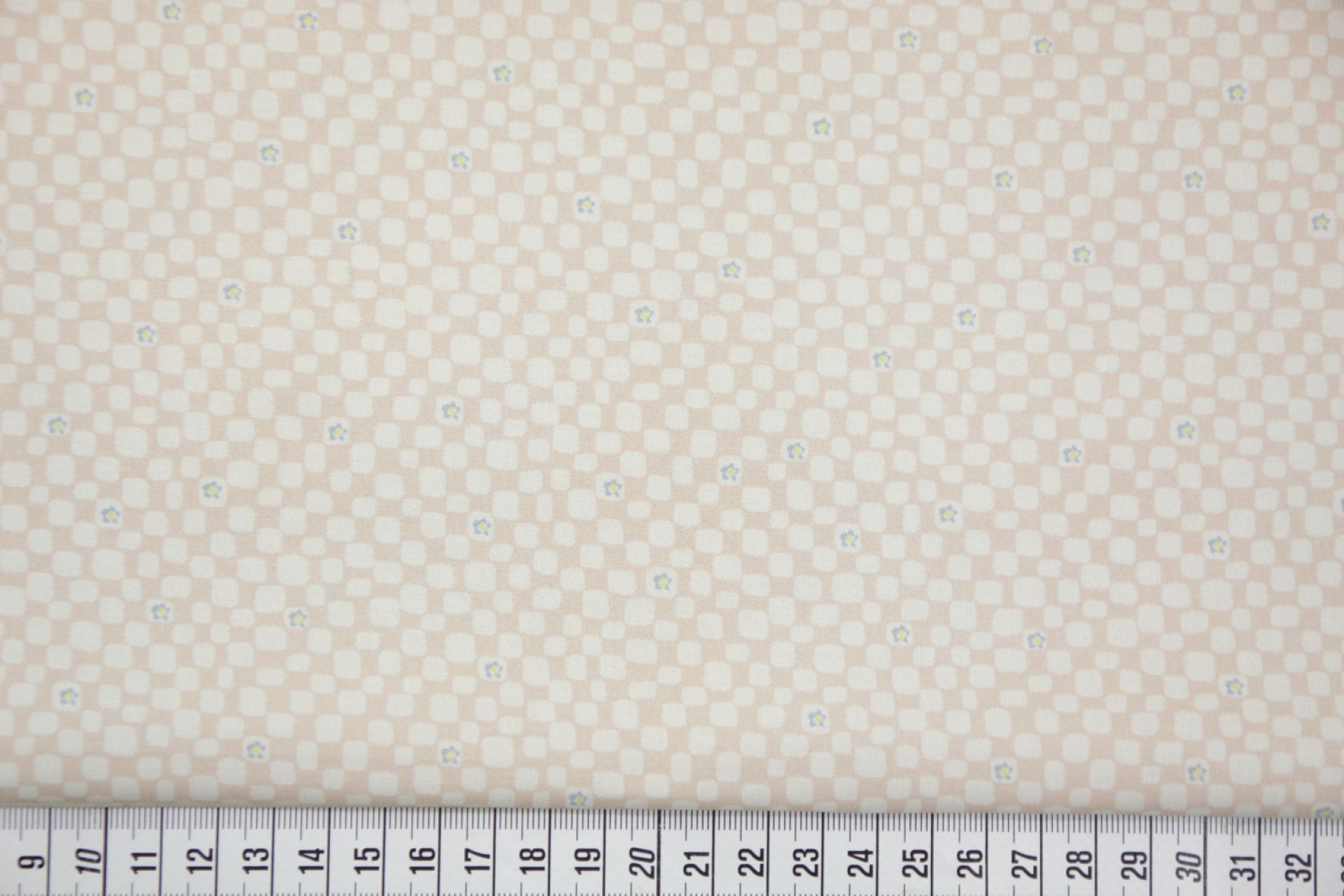 quiltstof-Ivoor met oudroze blokjes-Devo