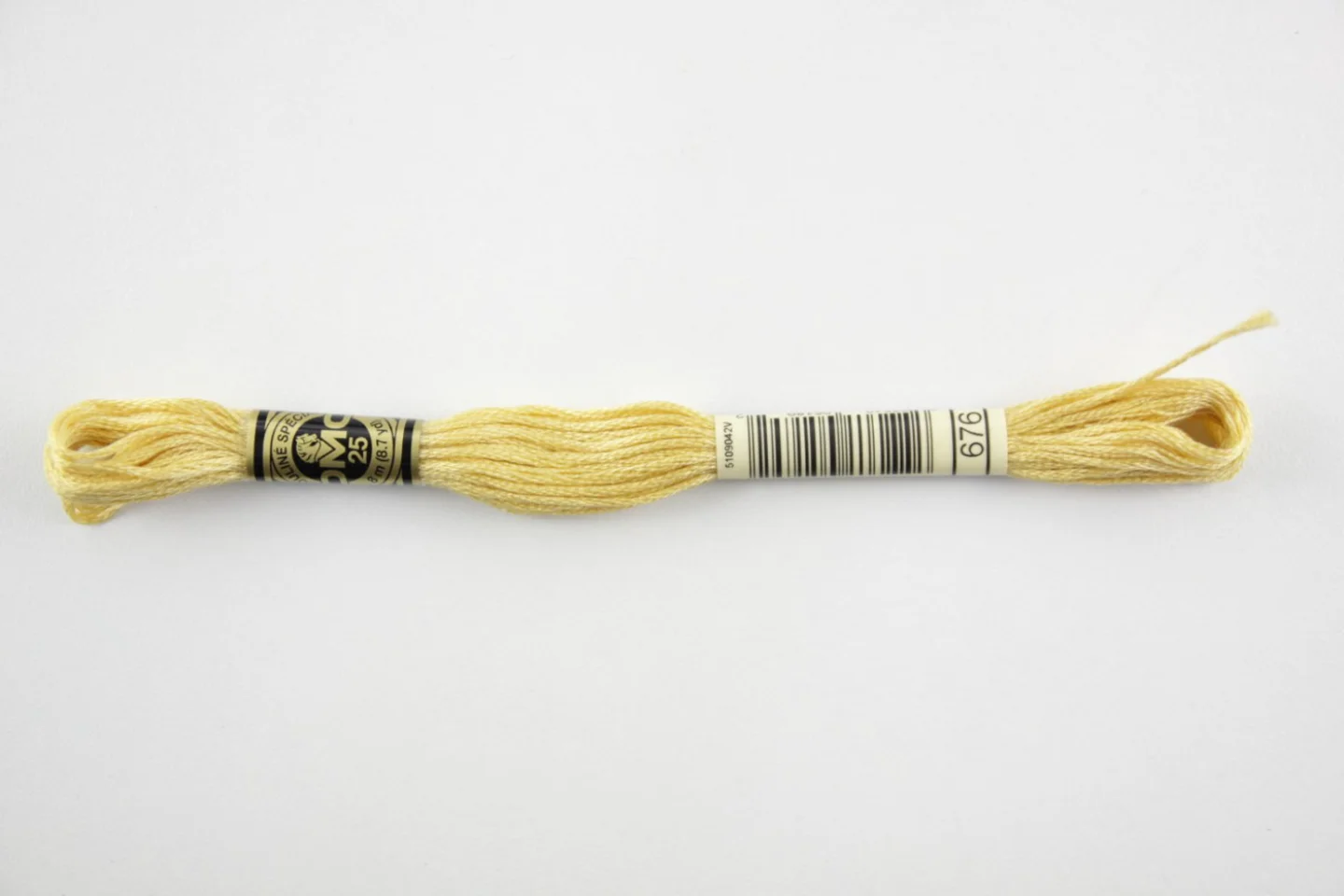 dmc borduurgaren kleur 676.