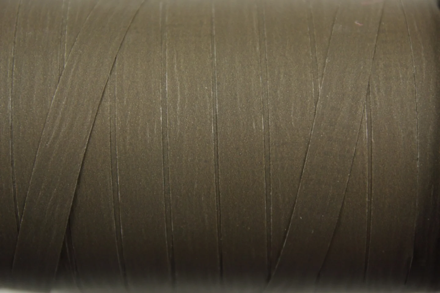 Breed krullint-taupe-2.
