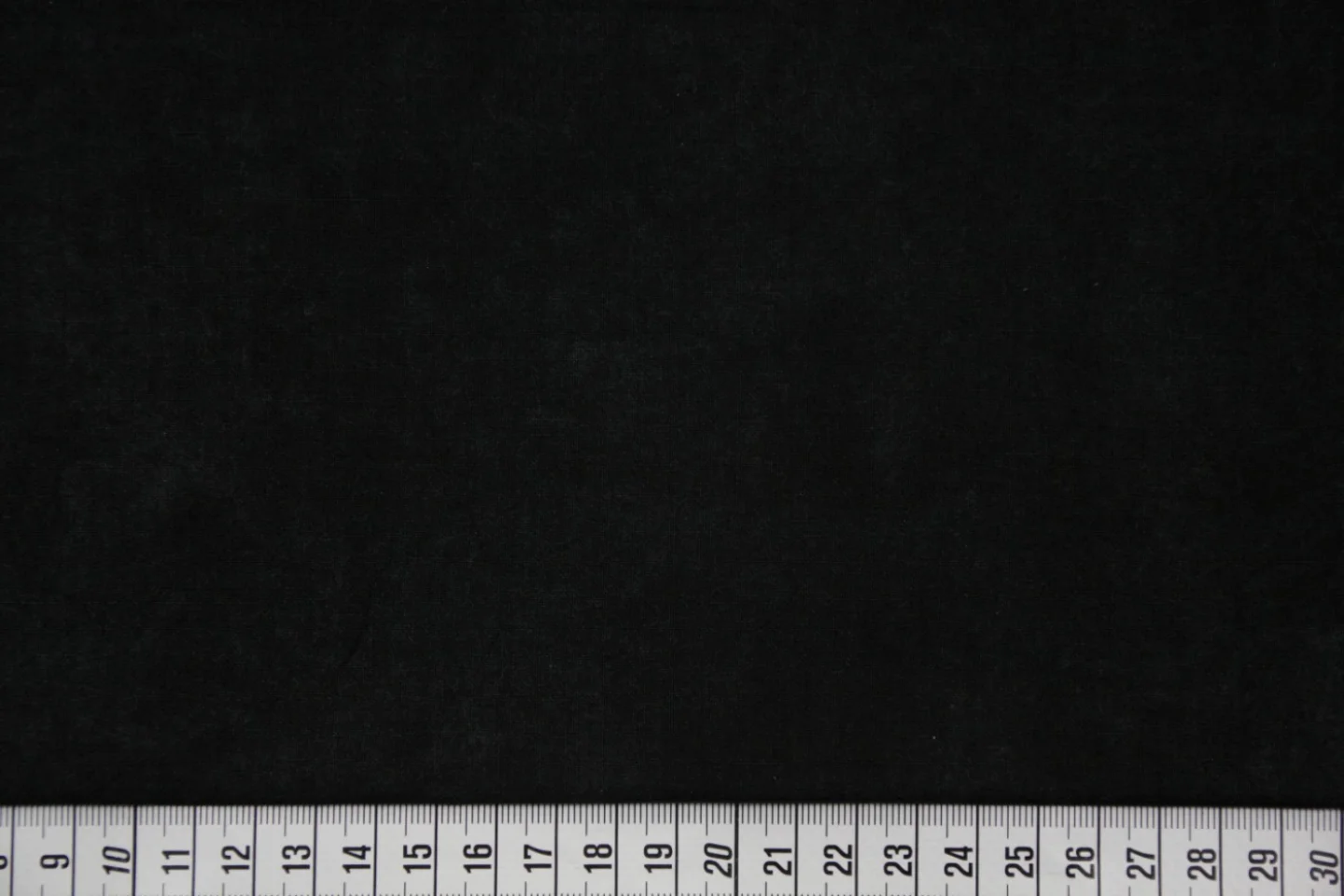 quiltstof-zwart-gevlamd-Maywood Studio-S.