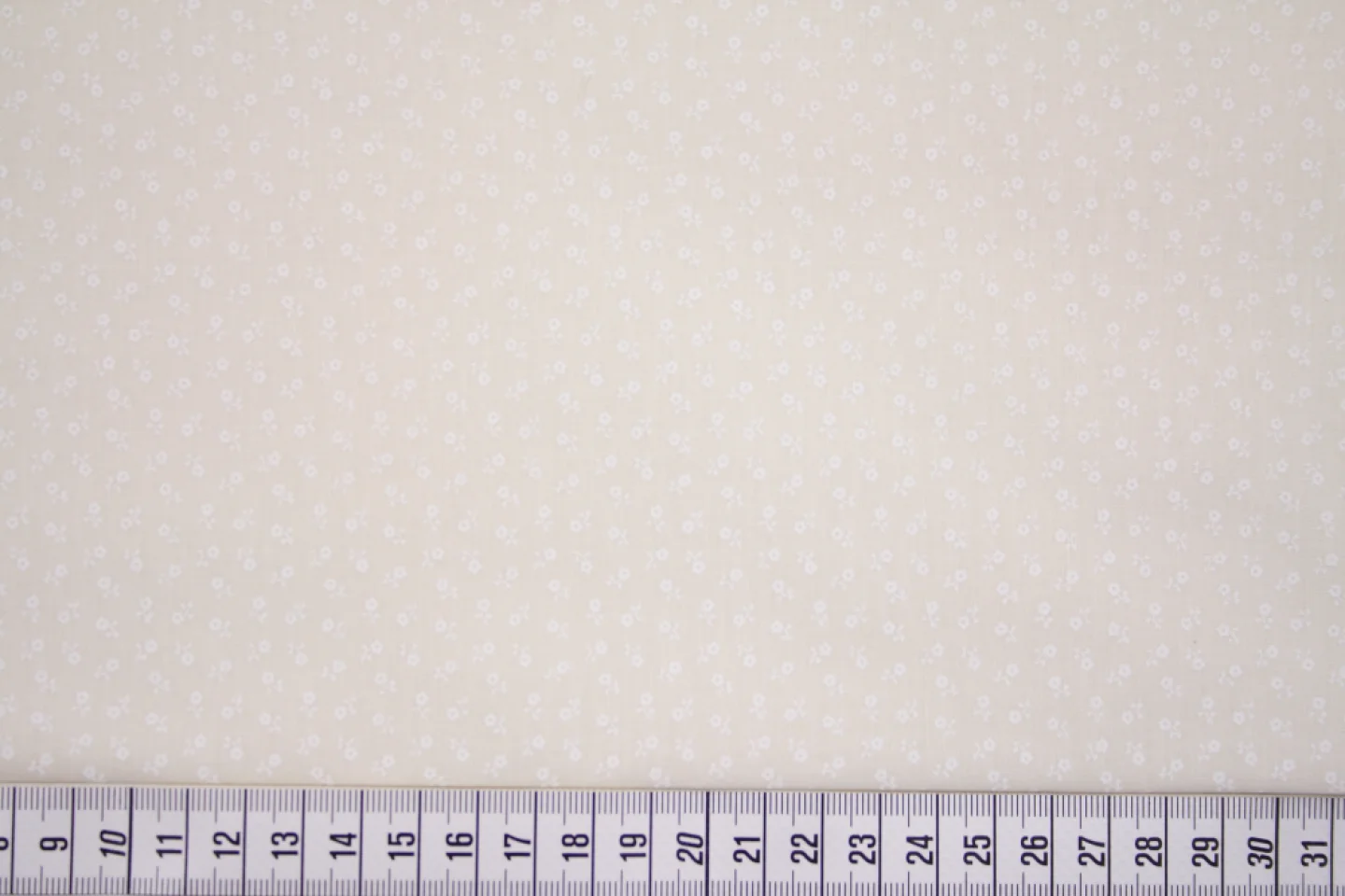 quiltstof-ivoor-wit-mini bloemetje-Galax.